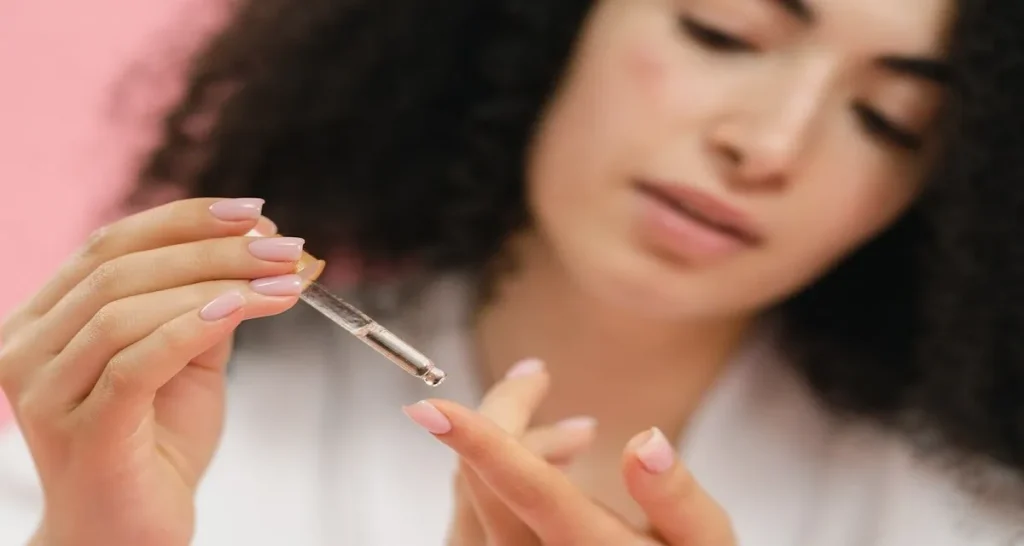 مراقبت از پوست با سرم_های بلوسنس- داریو درمان آرا