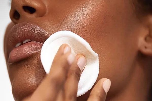 مراحل آماده_سازی پوست برای استفاده سرم بلوسنس- داریو درمان آرا