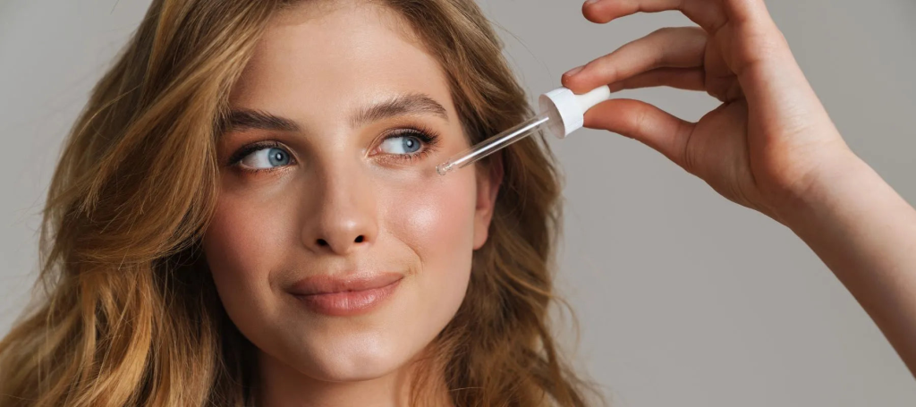 بررسی ترکیبات فعال در سرم‌های بلوسنس-داریو درمان آرا